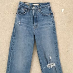 Levi’s Ribcage Straight Ankle Jeans